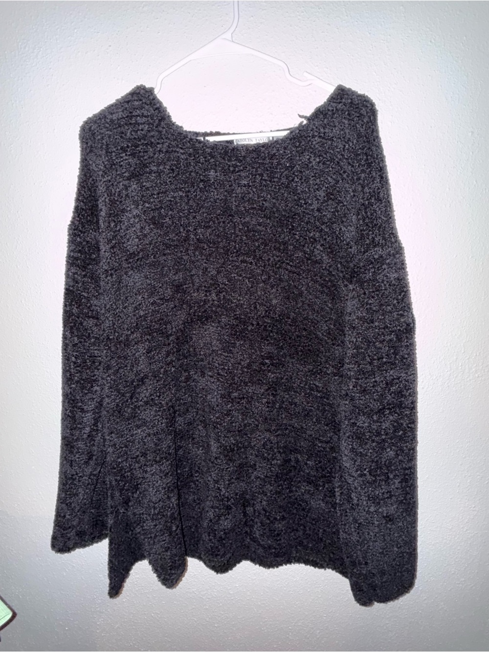 (S) Carolyn Taylor Plush Black Crewneck Sweater